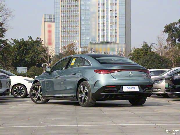 2026款奔驰EQE上市 售47.8万起 百公里加速4.9秒 中大型豪华轿车