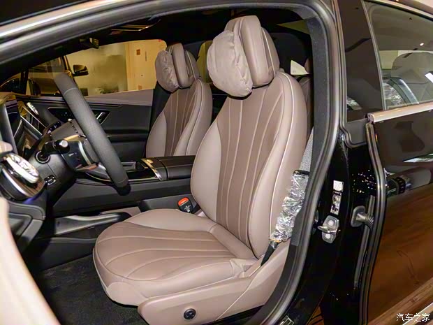 2026款奔驰EQE上市 售47.8万起 百公里加速4.9秒 中大型豪华轿车