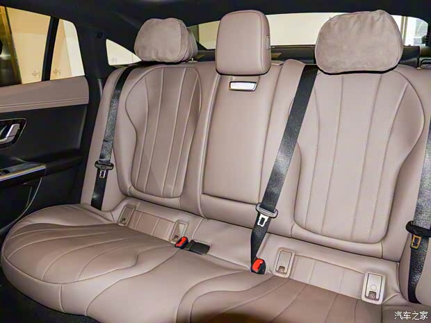 2026款奔驰EQE上市 售47.8万起 百公里加速4.9秒 中大型豪华轿车